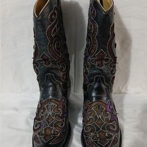 Chic Black and Brown Embroidered Heeled Boots